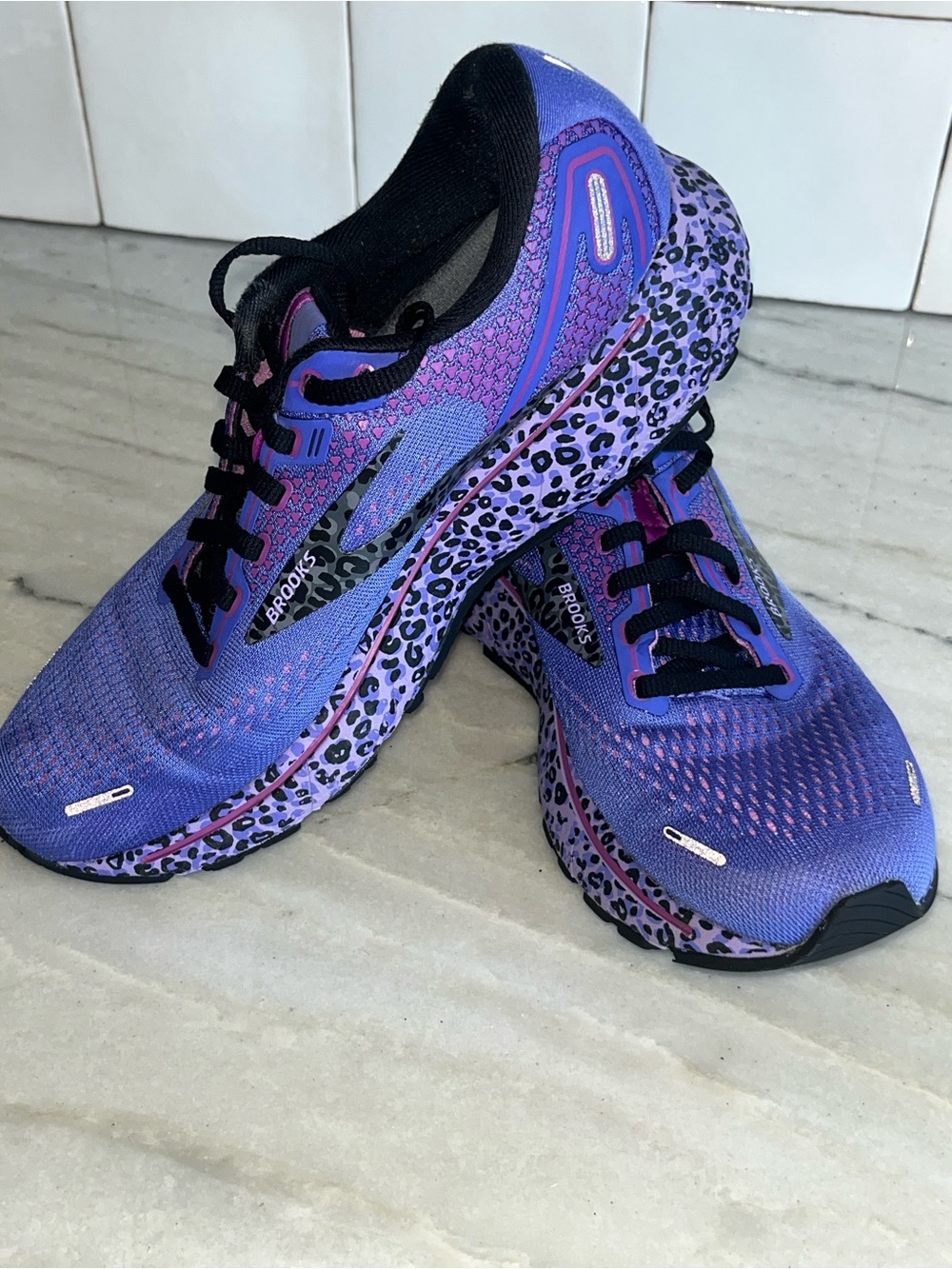 BROOKS GHOST 14 PURPLE LEOPARD RUNNING SHOE SNEAKER SZ 8 - Picture 10 of 13